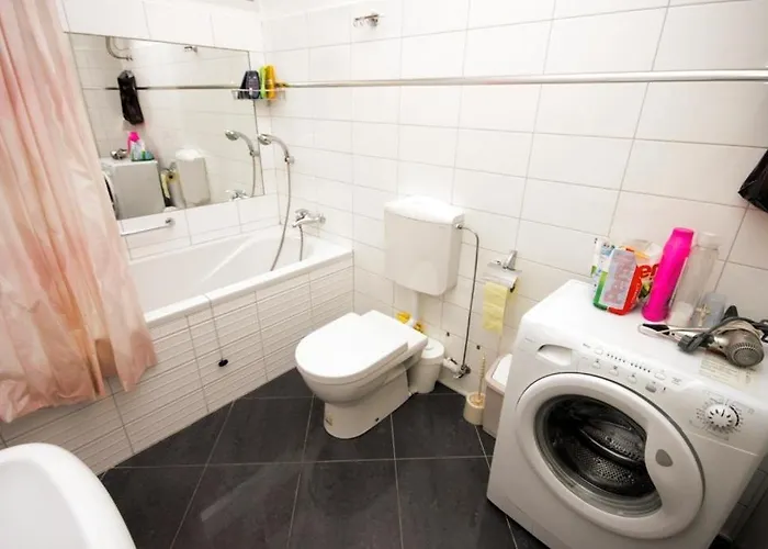 With A Parking Space - 3436 アパート *