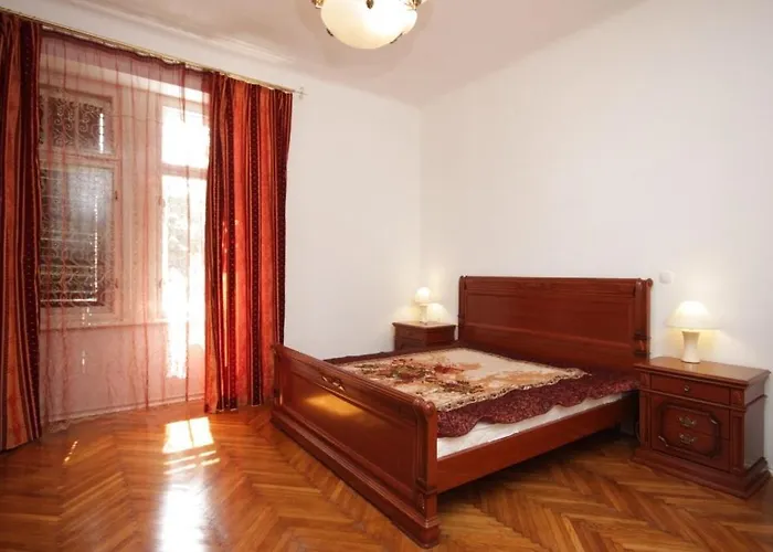 Apartmán With A Parking Space - 3436 Opatija